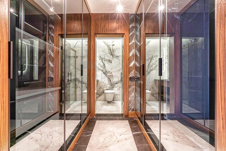 فيلا فسيحة 6 + 1 في منطقة دوشيميالتي-أنطاليا 