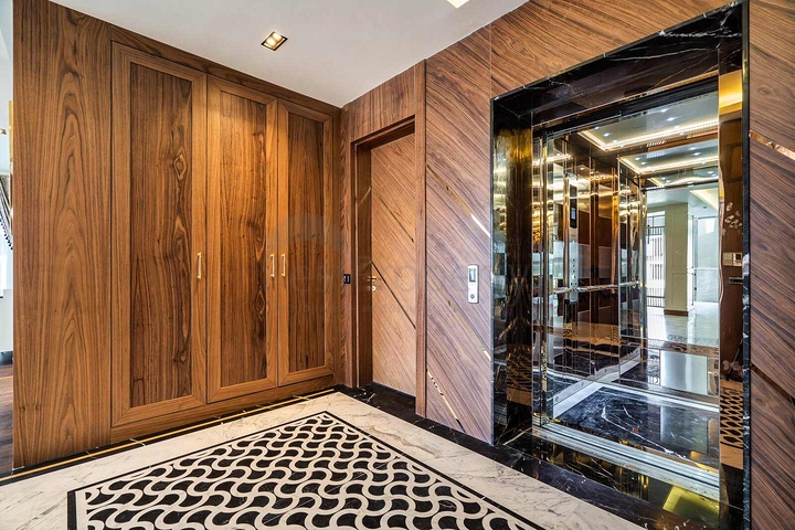 فيلا فسيحة 6 + 1 في منطقة دوشيميالتي-أنطاليا 