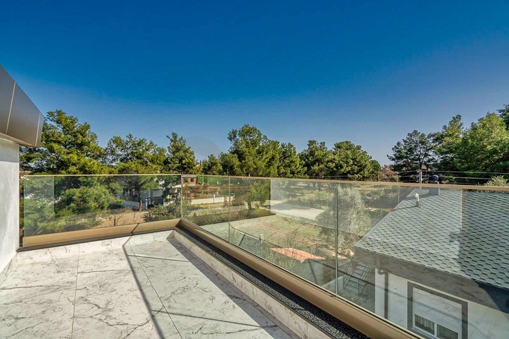 فيلا فسيحة 6 + 1 في منطقة دوشيميالتي-أنطاليا 