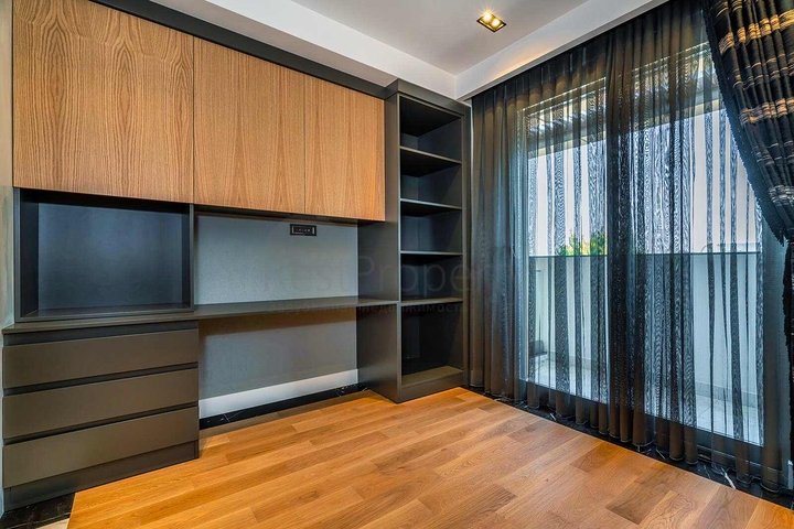 فيلا فسيحة 6 + 1 في منطقة دوشيميالتي-أنطاليا 