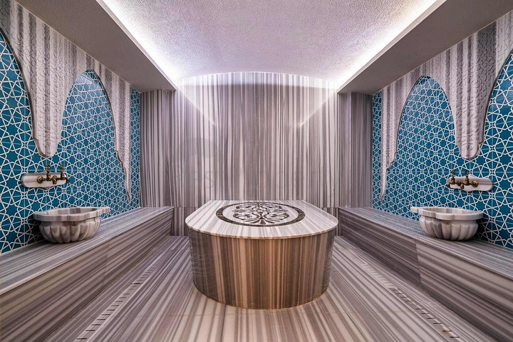 فيلا فسيحة 6 + 1 في منطقة دوشيميالتي-أنطاليا 