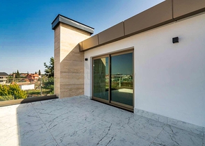 فيلا فسيحة 6 + 1 في منطقة دوشيميالتي-أنطاليا 