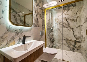 فيلا فسيحة 6 + 1 في منطقة دوشيميالتي-أنطاليا 