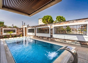 فيلا فسيحة 6 + 1 في منطقة دوشيميالتي-أنطاليا 