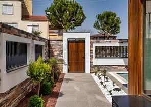 فيلا فسيحة 6 + 1 في منطقة دوشيميالتي-أنطاليا 