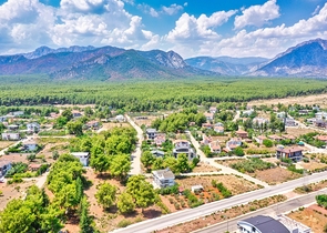 فيلا فسيحة 6 + 1 في منطقة دوشيميالتي-أنطاليا 