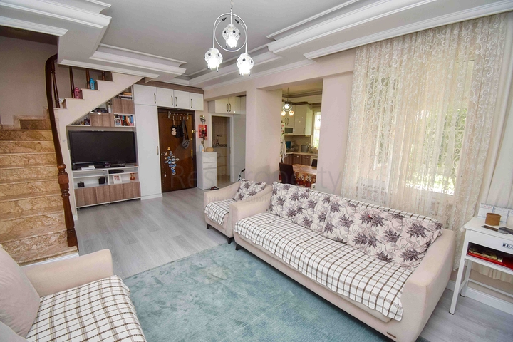 شقة 4 + 1 في حي لارا أنطاليا