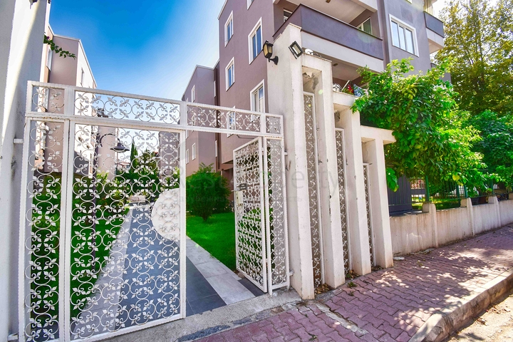 شقة 4 + 1 في حي لارا أنطاليا