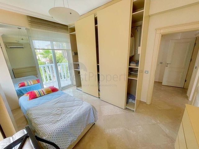 3 + 1 فيلا 320 م2 في منطقة بيليك