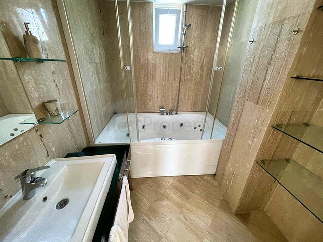 3 + 1 فيلا 320 م2 في منطقة بيليك