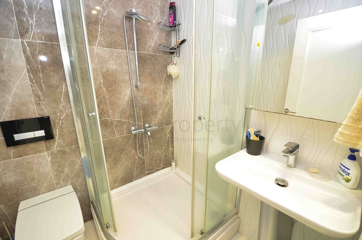 شقة 5 + 1 في حي لارا أنطاليا 