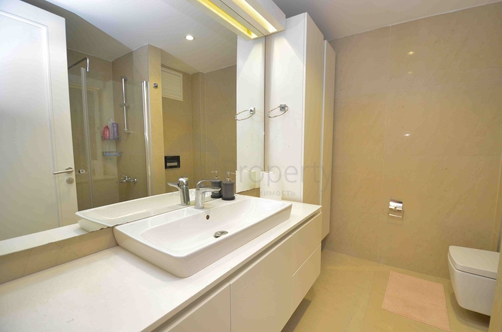 شقة 5 + 1 في حي لارا أنطاليا 