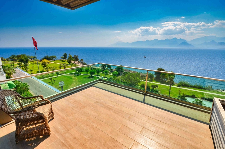 شقة 5 + 1 في حي لارا أنطاليا 