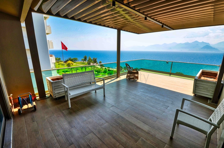 شقة 5 + 1 في حي لارا أنطاليا 