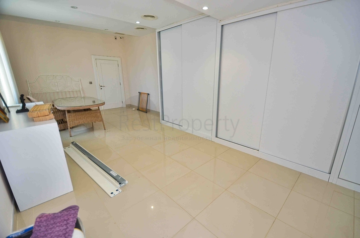 شقة 5 + 1 في حي لارا أنطاليا 