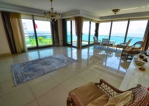 شقة 5 + 1 في حي لارا أنطاليا 