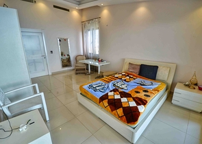 شقة 5 + 1 في حي لارا أنطاليا 