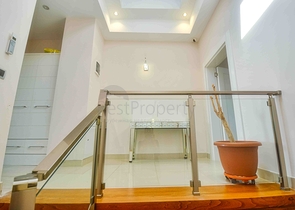 شقة 5 + 1 في حي لارا أنطاليا 