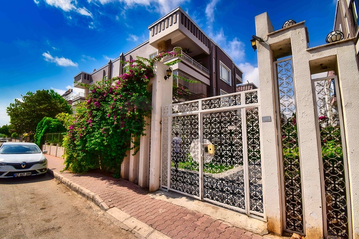 شقة 3 + 1 في حي لارا أنطاليا 