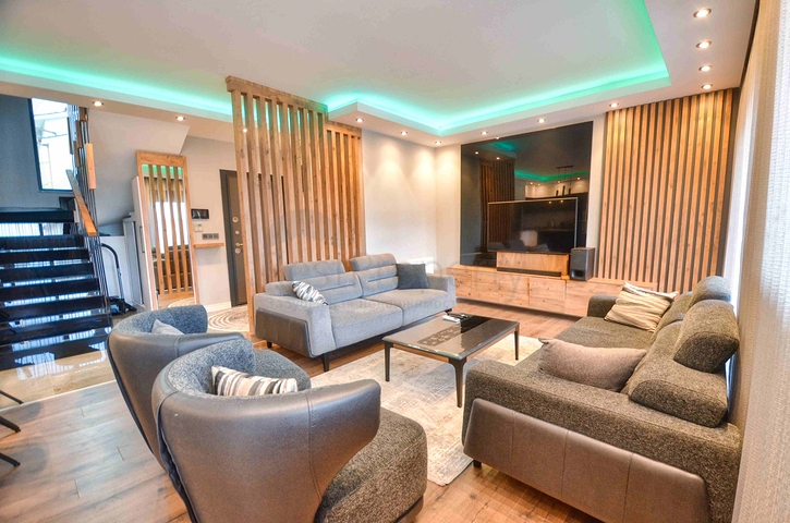 فيلا واسعة 4 + 1 في كيمير-منطقة أنطاليا 