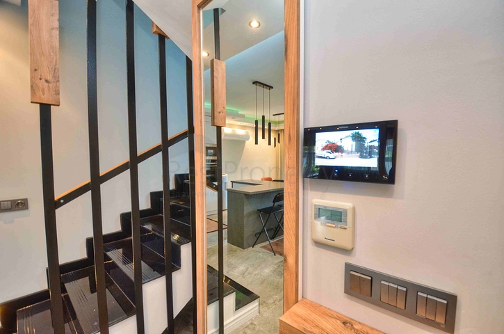 فيلا واسعة 4 + 1 في كيمير-منطقة أنطاليا 