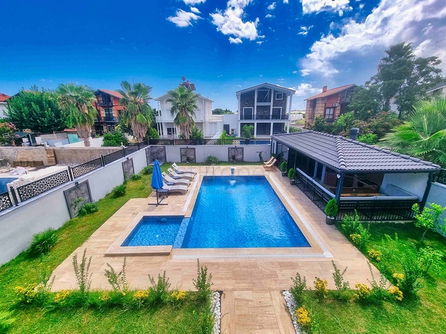 فيلا واسعة 4 + 1 في كيمير-منطقة أنطاليا 