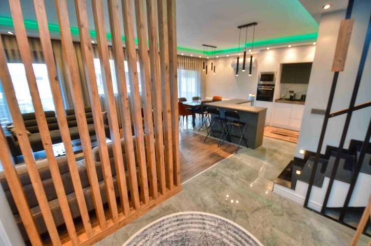 فيلا واسعة 4 + 1 في كيمير-منطقة أنطاليا 