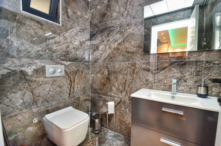 فيلا واسعة 4 + 1 في كيمير-منطقة أنطاليا 