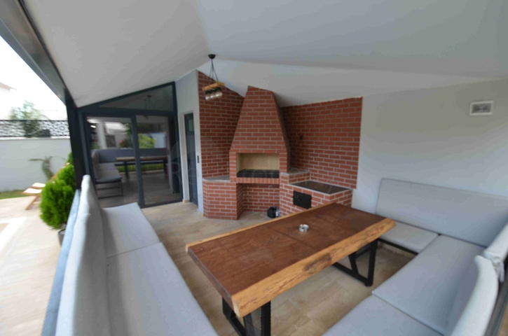 فيلا واسعة 4 + 1 في كيمير-منطقة أنطاليا 