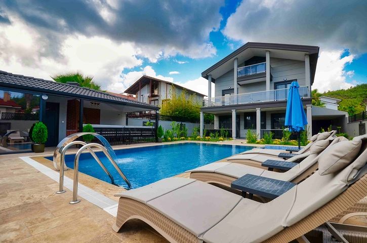 فيلا واسعة 4 + 1 في كيمير-منطقة أنطاليا 