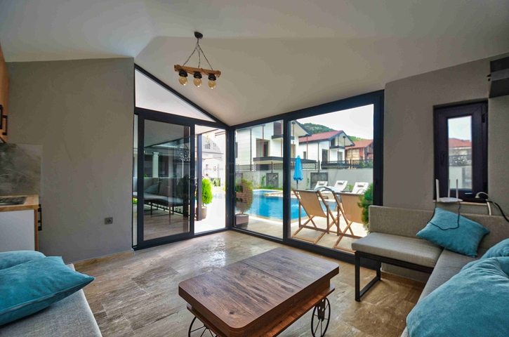 فيلا واسعة 4 + 1 في كيمير-منطقة أنطاليا 