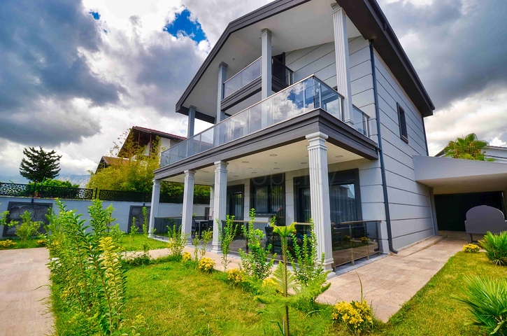 فيلا واسعة 4 + 1 في كيمير-منطقة أنطاليا 