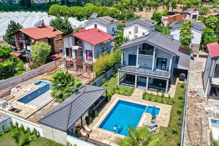 فيلا واسعة 4 + 1 في كيمير-منطقة أنطاليا 