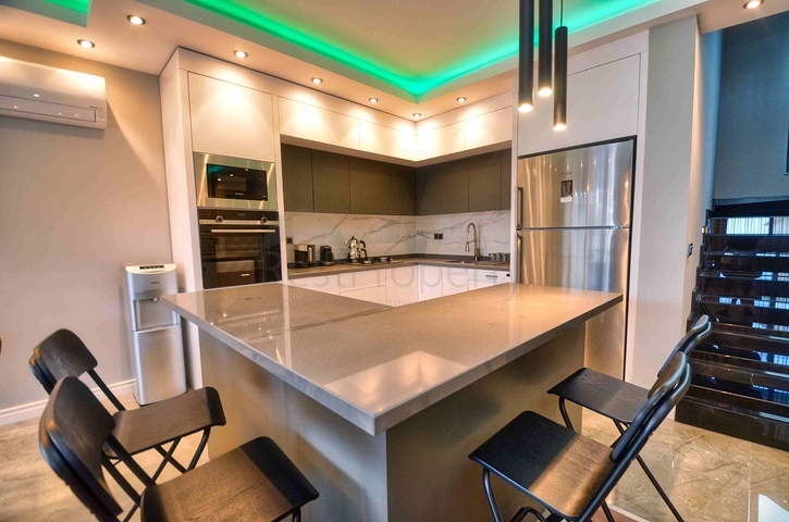 فيلا واسعة 4 + 1 في كيمير-منطقة أنطاليا 