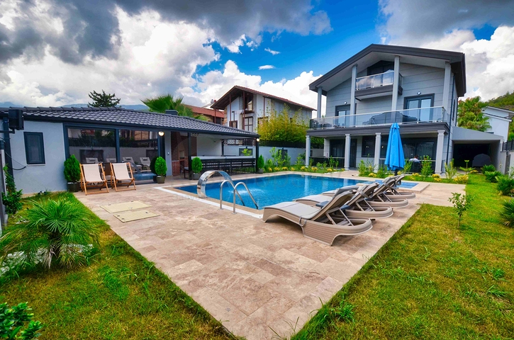 فيلا واسعة 4 + 1 في كيمير-منطقة أنطاليا 