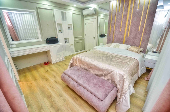 شقة فسيحة 4 + 1 في أونكالي - حي أنطاليا 