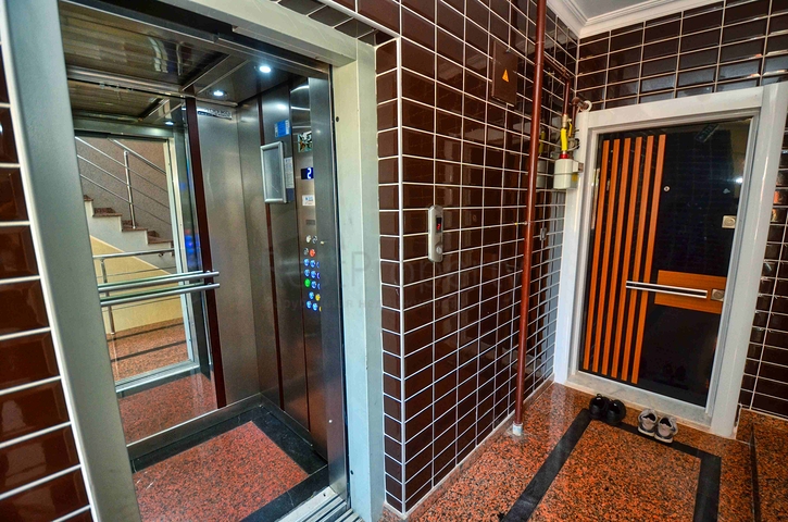 شقة فسيحة 4 + 1 في أونكالي - حي أنطاليا 