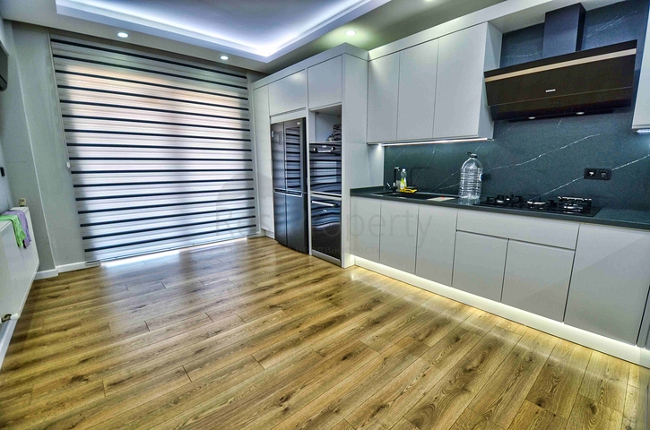 شقة فسيحة 4 + 1 في أونكالي - حي أنطاليا 