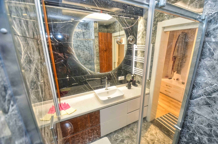 شقة فسيحة 4 + 1 في أونكالي - حي أنطاليا 