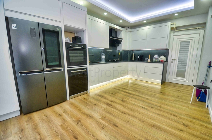 شقة فسيحة 4 + 1 في أونكالي - حي أنطاليا 