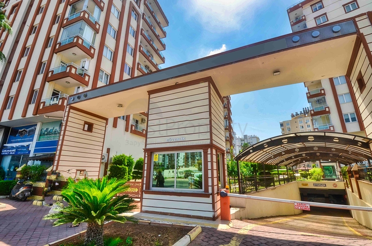 شقة فسيحة 4 + 1 في أونكالي - حي أنطاليا 