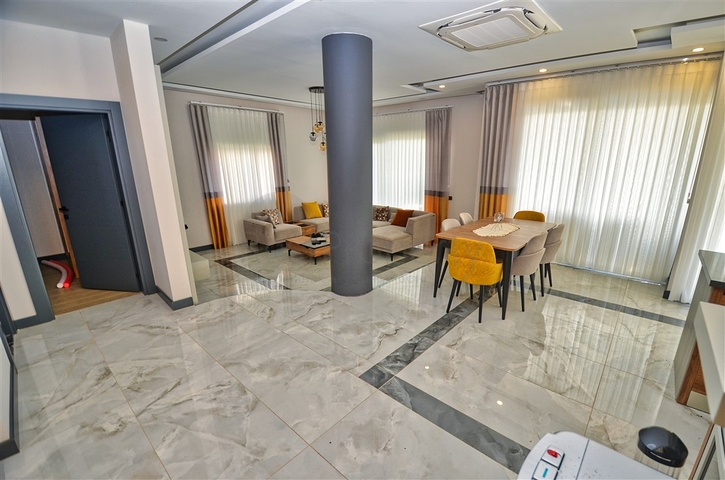 فيلا 3+1 في منطقة دوشيميالتي-أنطاليا 