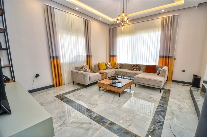 فيلا 3+1 في منطقة دوشيميالتي-أنطاليا 