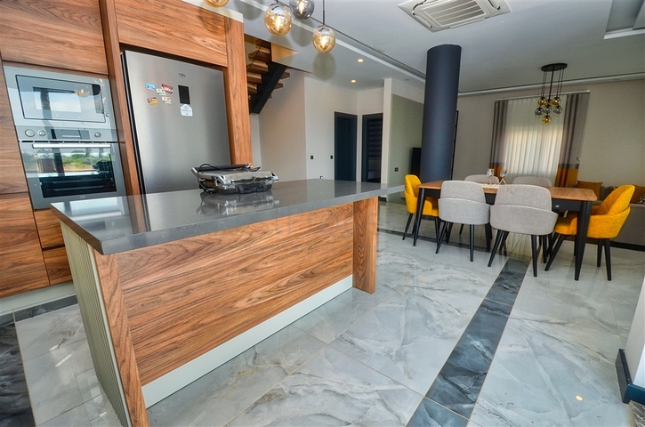 فيلا 3+1 في منطقة دوشيميالتي-أنطاليا 