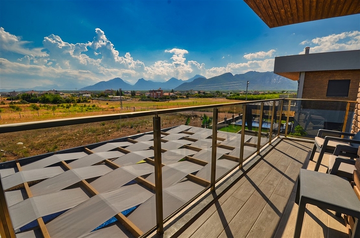 فيلا 3+1 في منطقة دوشيميالتي-أنطاليا 