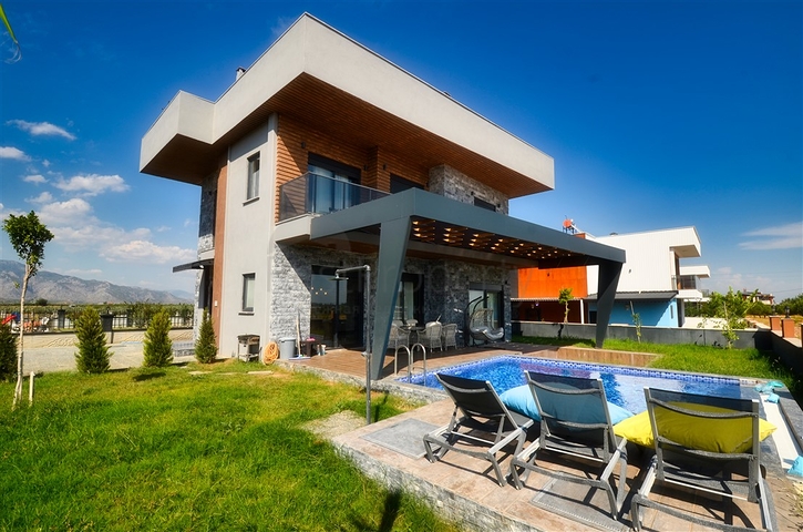 فيلا 3+1 في منطقة دوشيميالتي-أنطاليا 