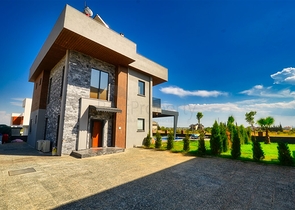 فيلا 3+1 في منطقة دوشيميالتي-أنطاليا 