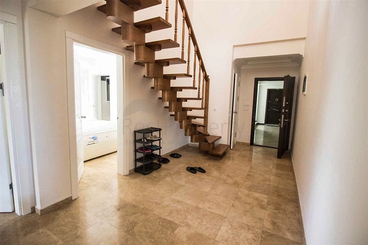 شقة 4 + 1 في منطقة بيليك أنطاليا 