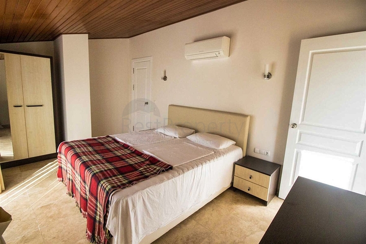 شقة 4 + 1 في منطقة بيليك أنطاليا 