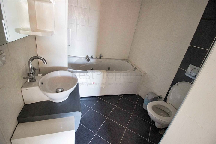 شقة 4 + 1 في منطقة بيليك أنطاليا 